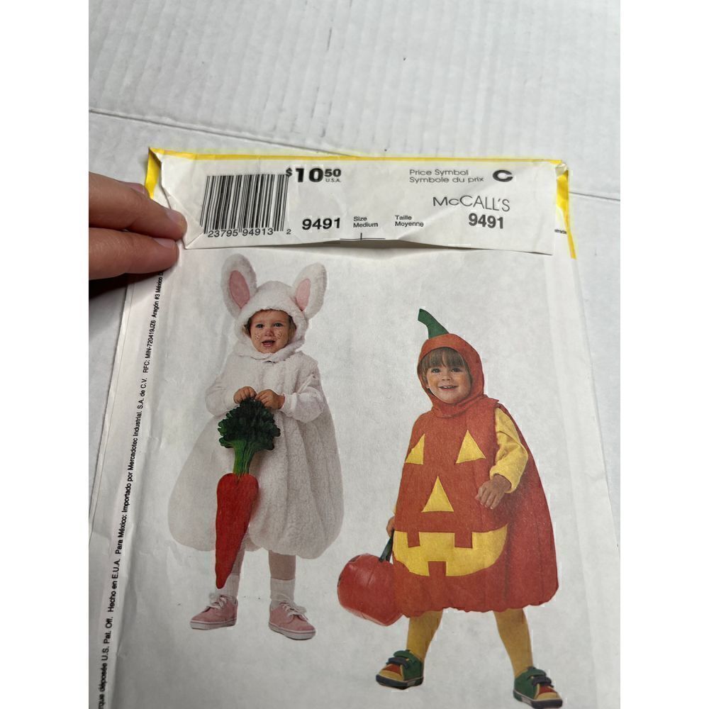 McCall’s Costumes 7 patterns #9491 - Picture 4 of 4